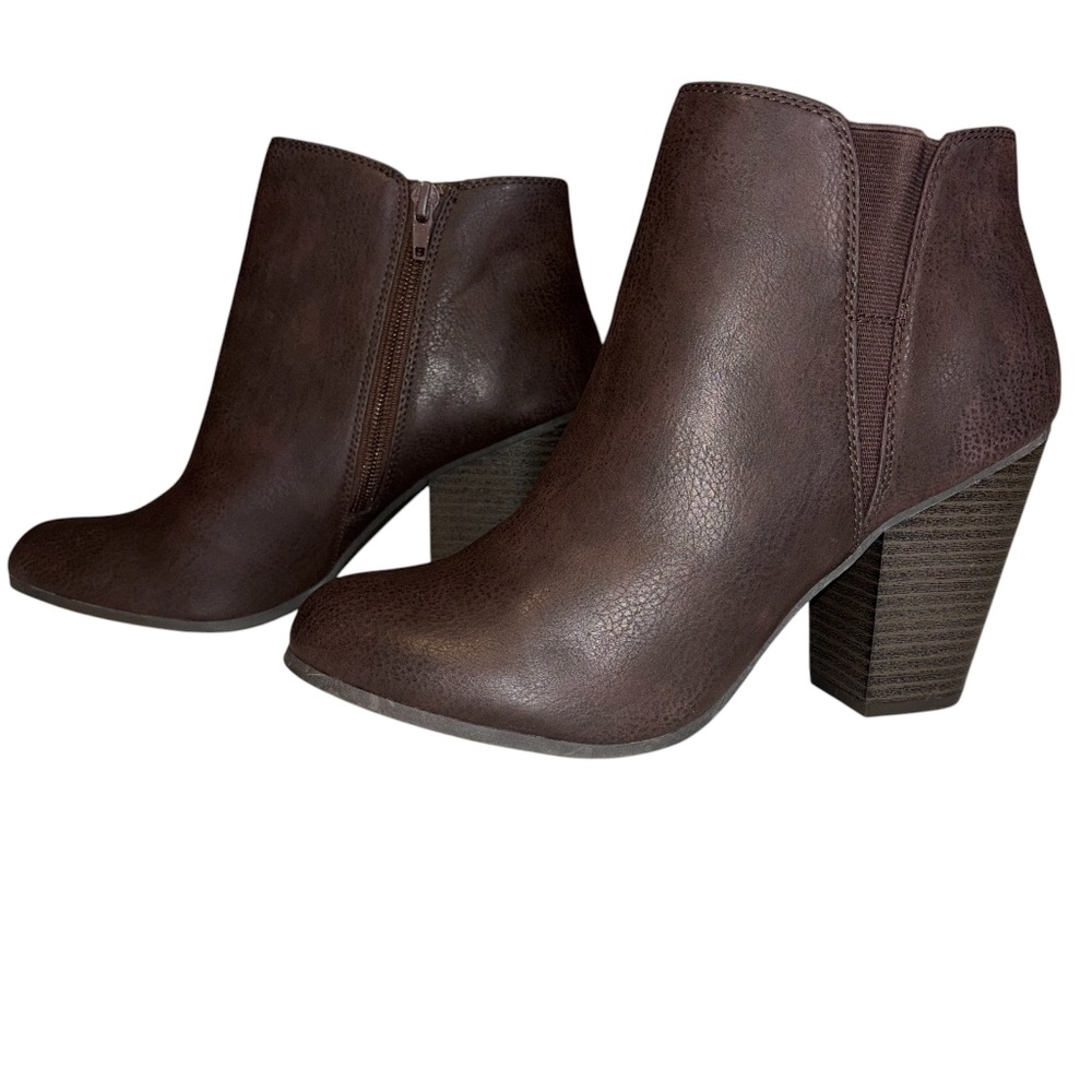 NEW Fergalicious by Fergie Women Booties/Brick (dark brownish-red) Size 8.5M